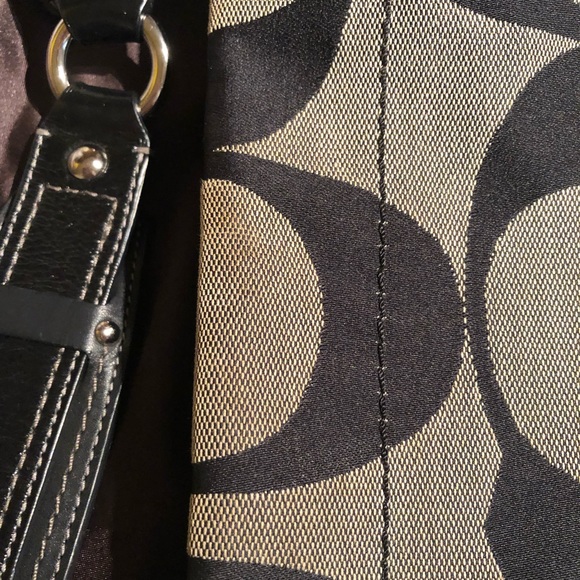 Authentic Coach Carly Signature Hobo Bag - Picture 4 of 8